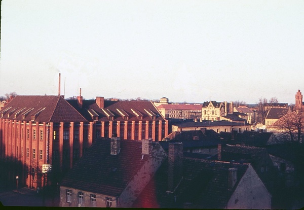 Blick auf das Rathaus 1961 und dei Häuser zwischen der Thum- und Beethovenstraße