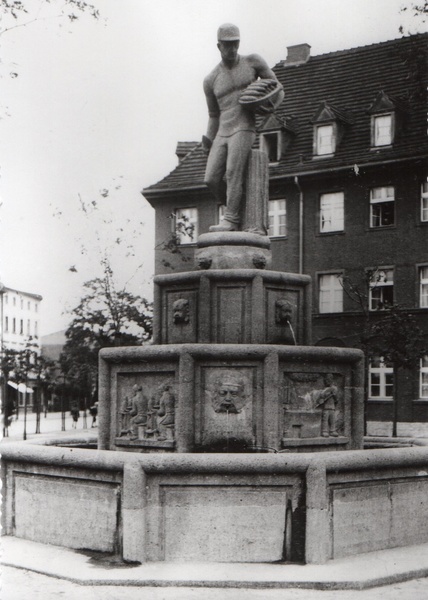 Der Weberbrunnen